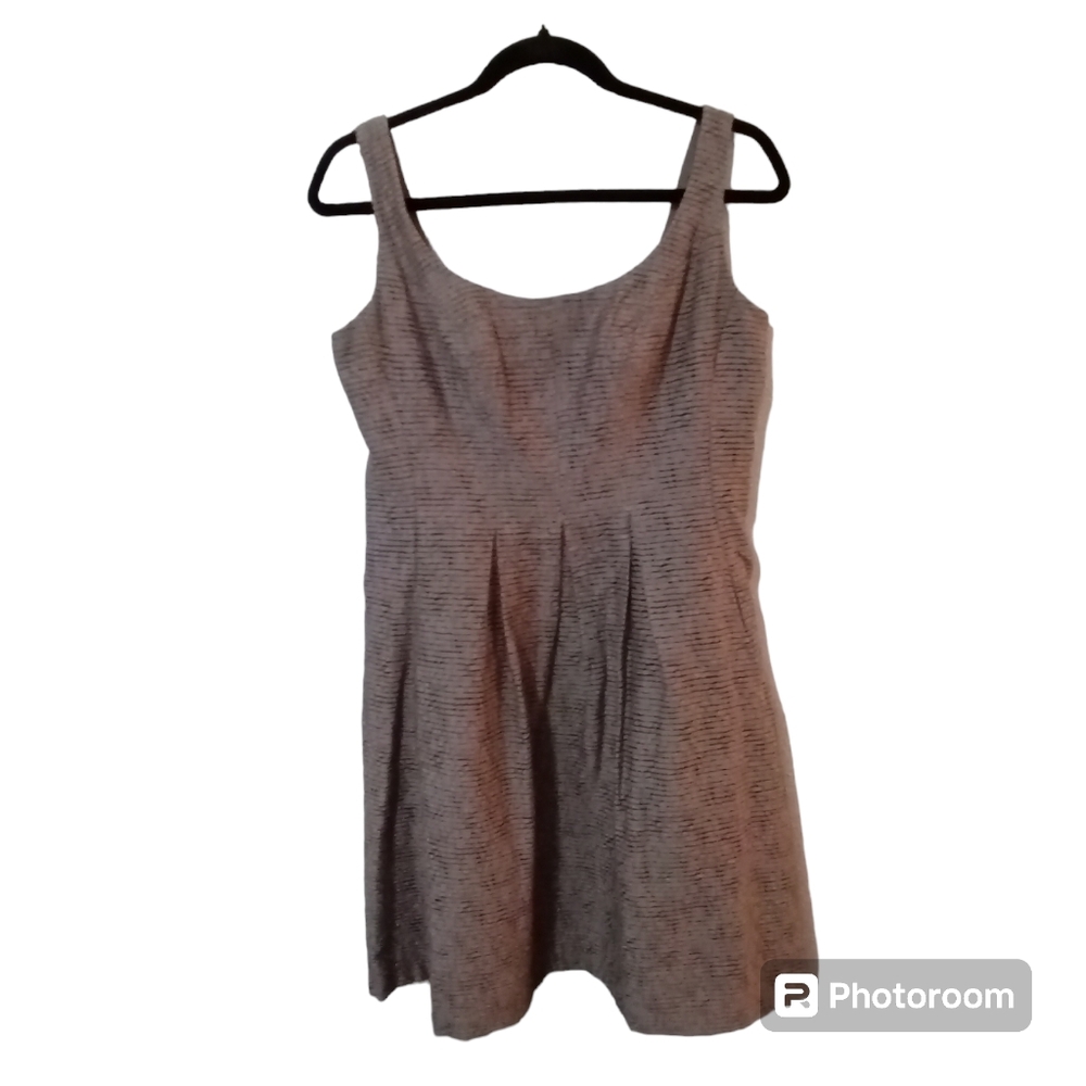 Nine West light brown A line dress, fitted top & waist, full skirt, Ladies sz 4
